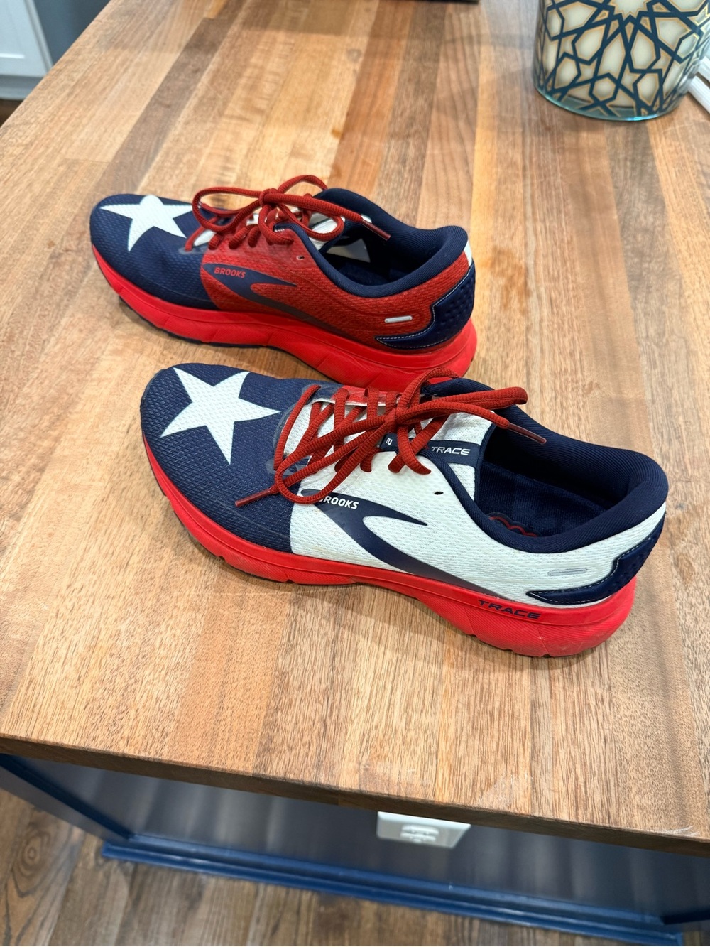 Lightly Used - Brooks Women Texas Flag Running Shoes (size 11)